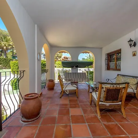 Magic Castle * Dehesa de Campoamor (Orihuela Costa)